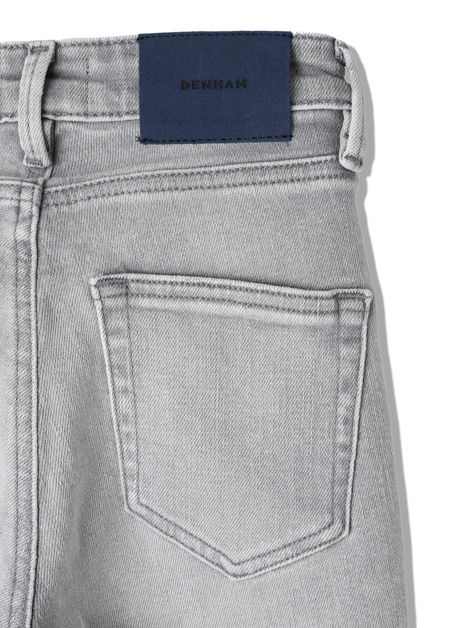 【極美品】デンハム　デニムパンツ　grade slim vks　日本製　刺繍　M 極美品】デンハム デニムパンツ grade slim vks 日本製 刺繍 M