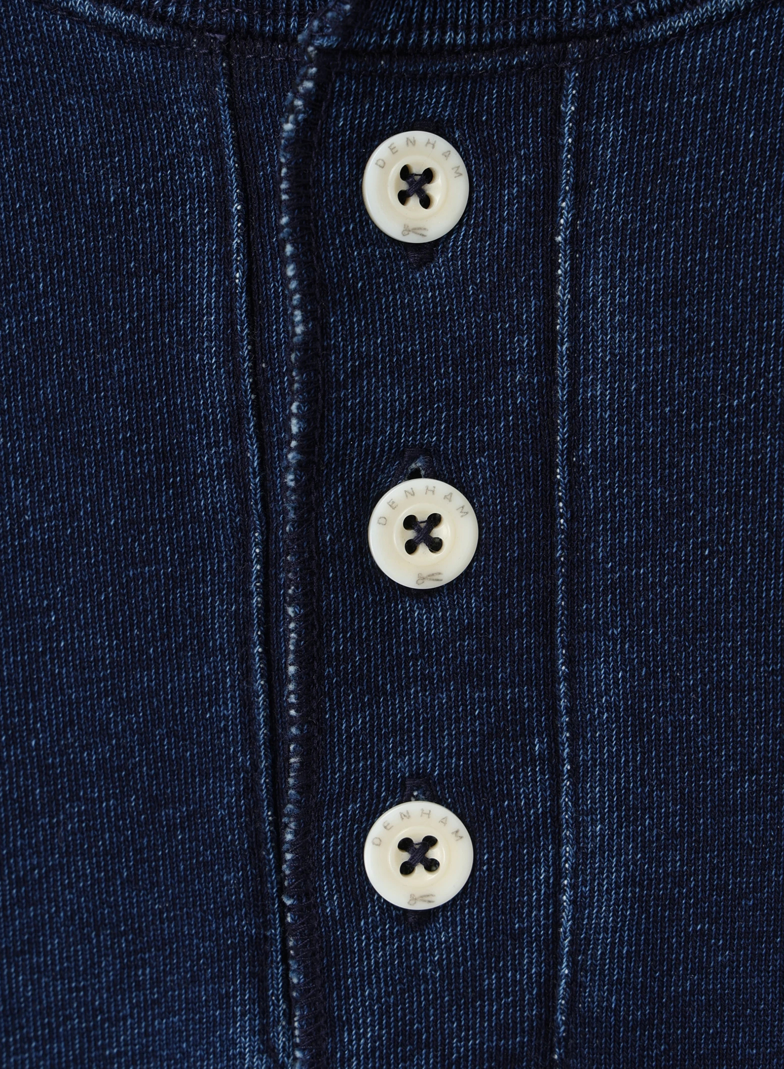 DENHAM(デンハム) |INDIGO HENLEY SWEAT
