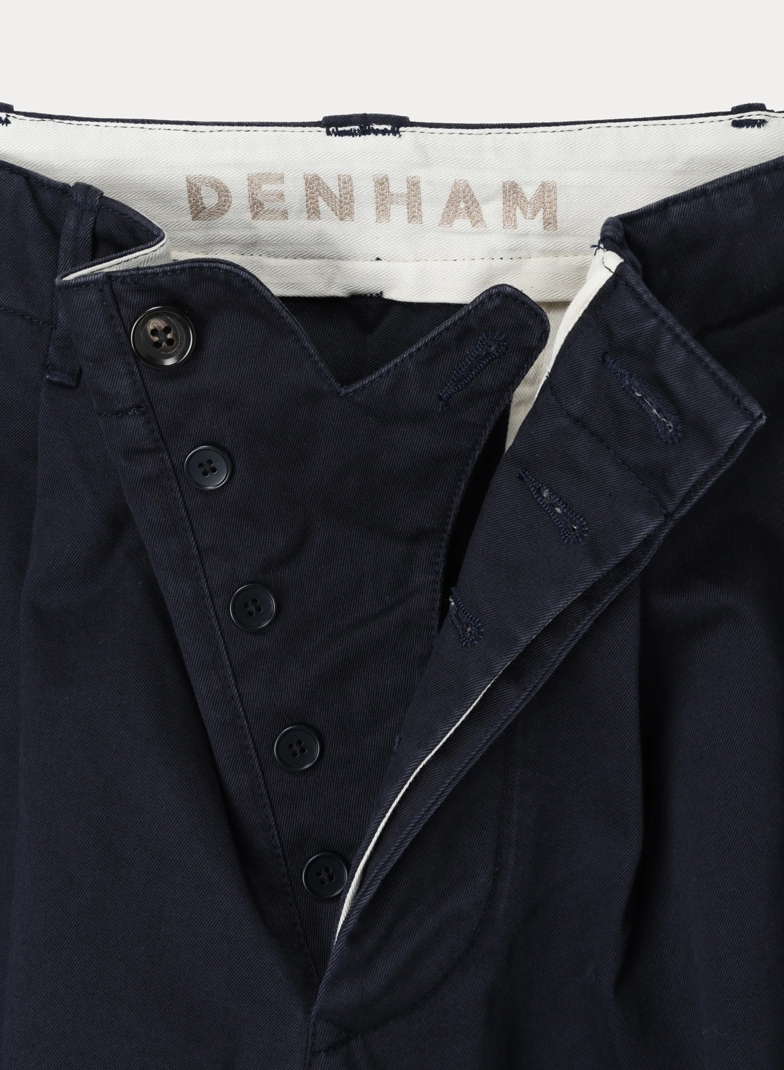 a IN U CHINO PANTS アイテム詳細｜DENHAM（デンハム）日本公式