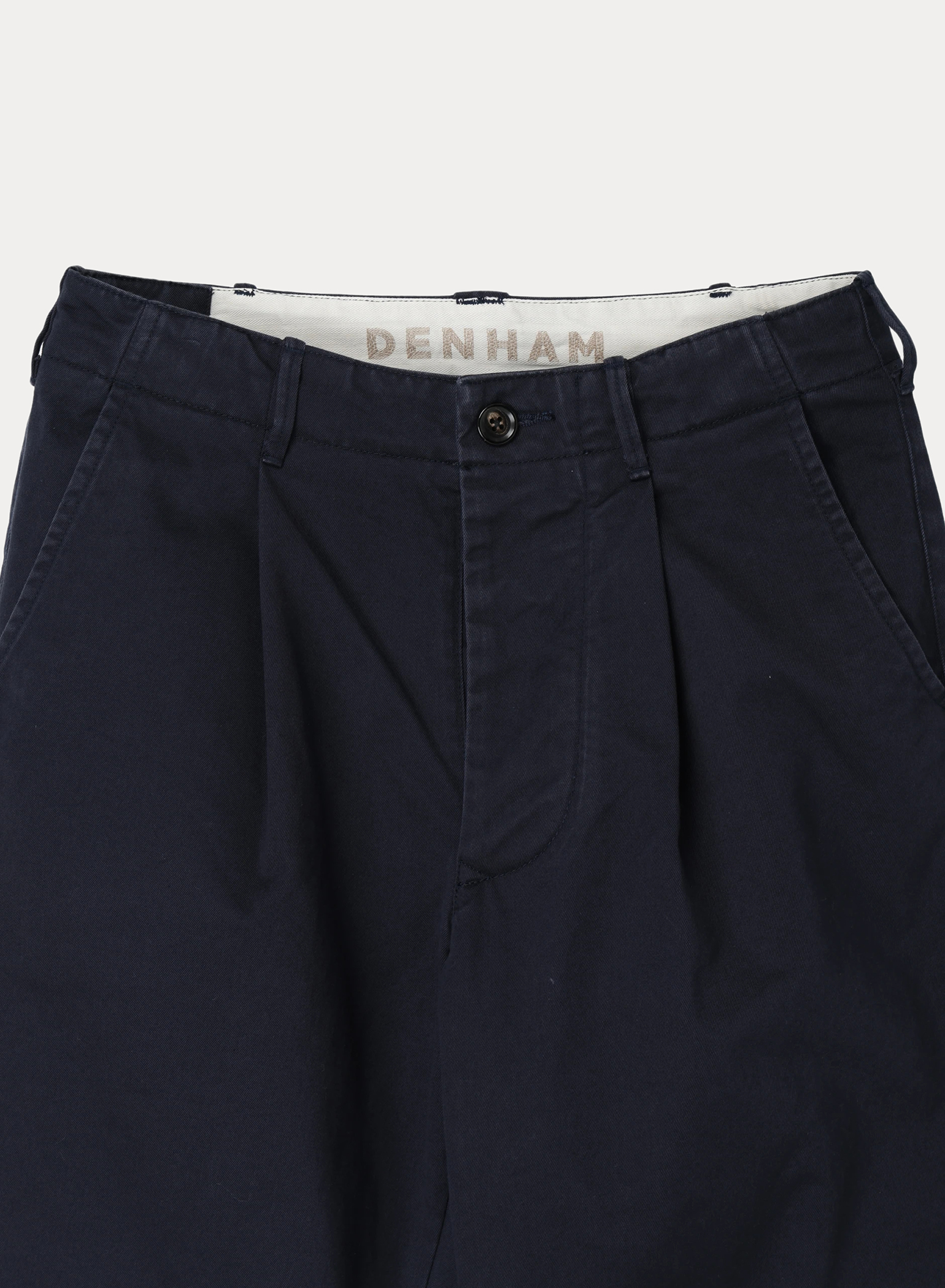 a IN U CHINO PANTS アイテム詳細｜DENHAM（デンハム）日本公式